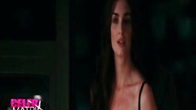 Ebony дэгдээхэйгээ авч байна мангас тахиа бүх арга зам нь түүний хатуу булэг