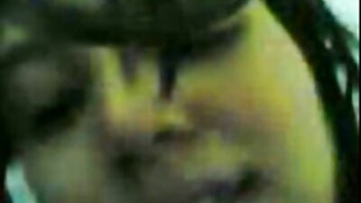 Порно дива Ава Аддамс оффисдоо гайхалтай хэлбэр дүрстэй, зөндөө байдаг