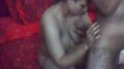 Гайхалтай brunette байна авч хатуу цохилох нь араас