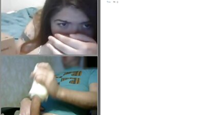 Урт үстэй brunette байна цэцэрлэгт түүний rammed байна