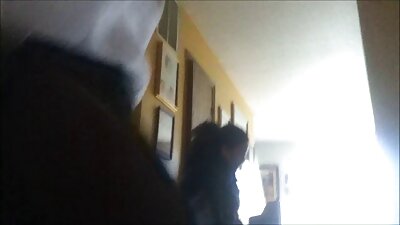Согтуу, эвэртэй хосууд клубын шалан дээр галзуу юм
